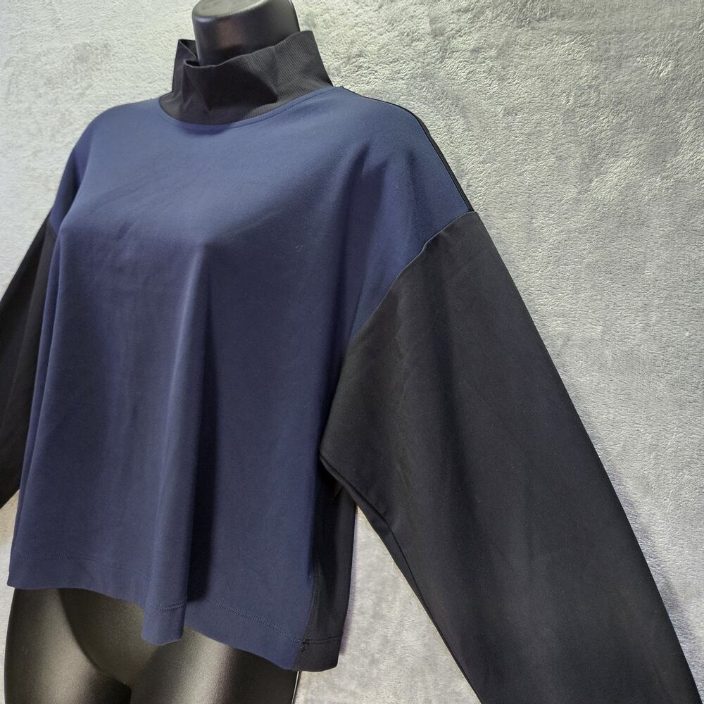 Athleta Cropped Mock Neck Sweatshirt M Navy Black Colorblock Quiet Luxury Clean - Picture 7 of 12